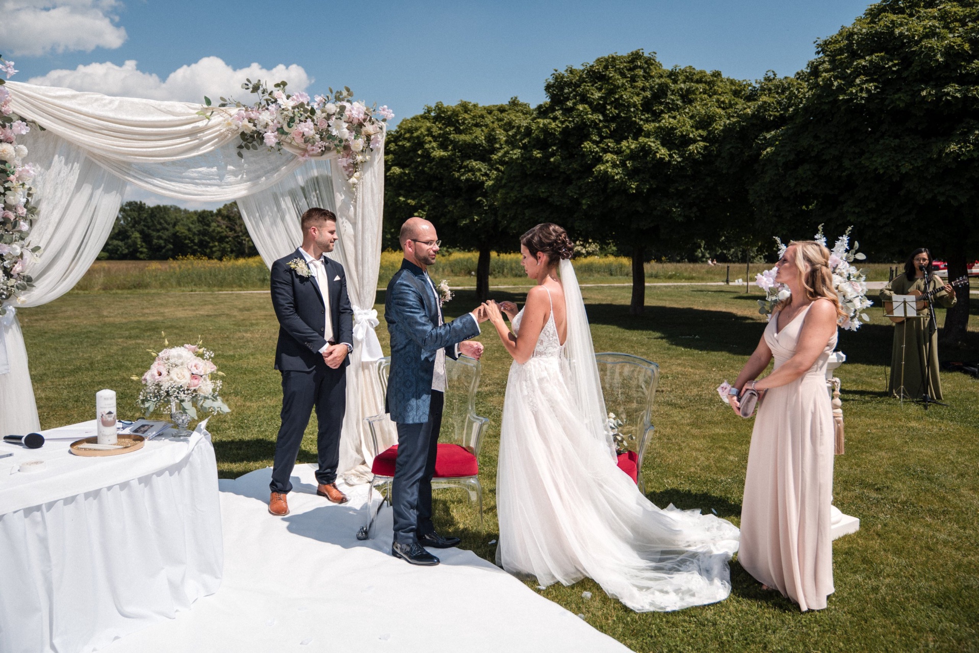 Carina & Patrick – Hochzeit im Schloss Laxenburg, Bild 25
