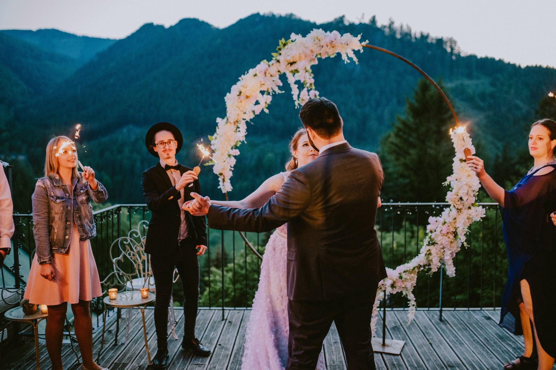 Hochzeit in der Villa Antoinette – Veronika & Albion (Niederösterreich)