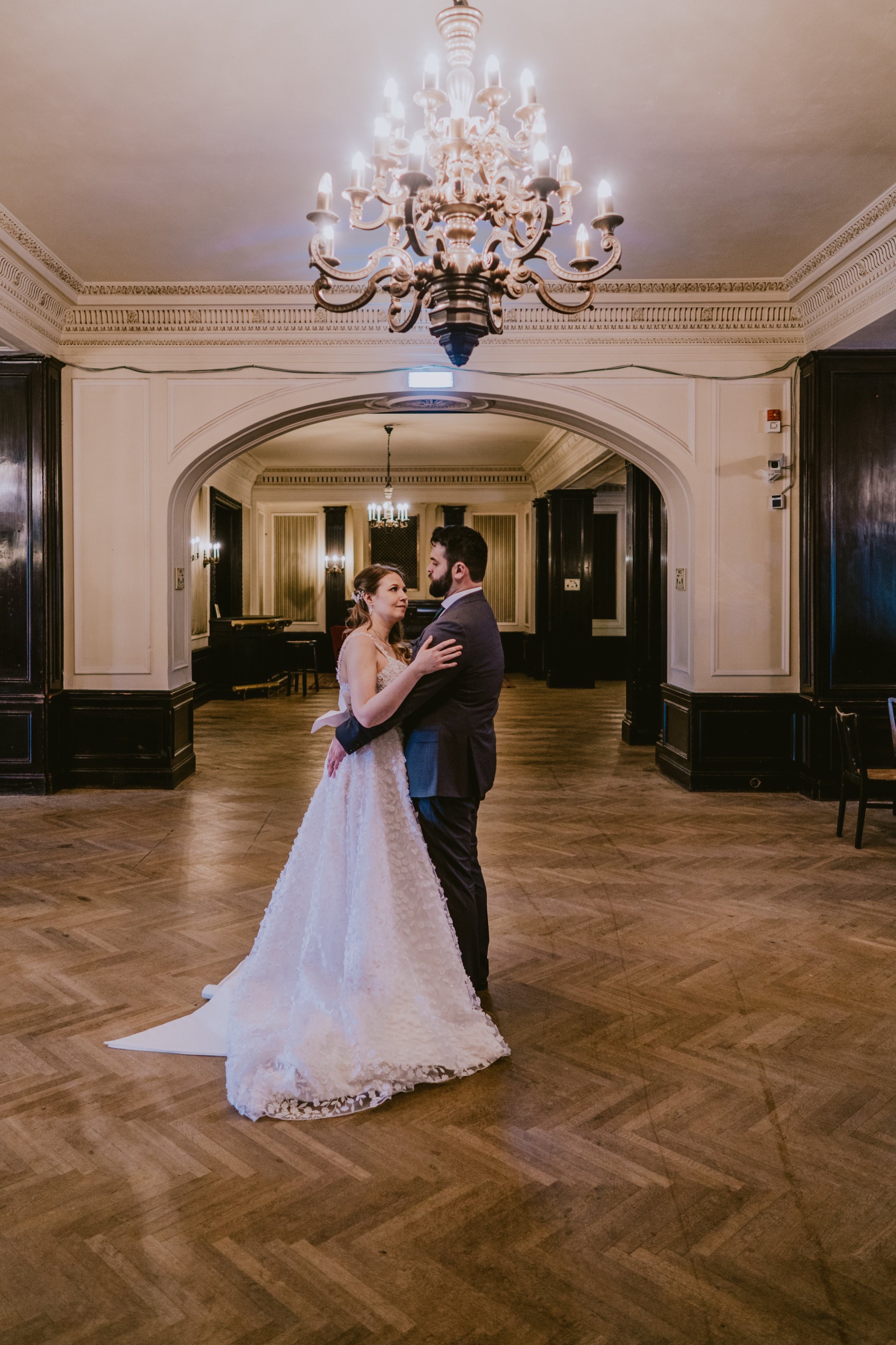 Hochzeit in der Villa Antoinette – Veronika & Albion (Niederösterreich)