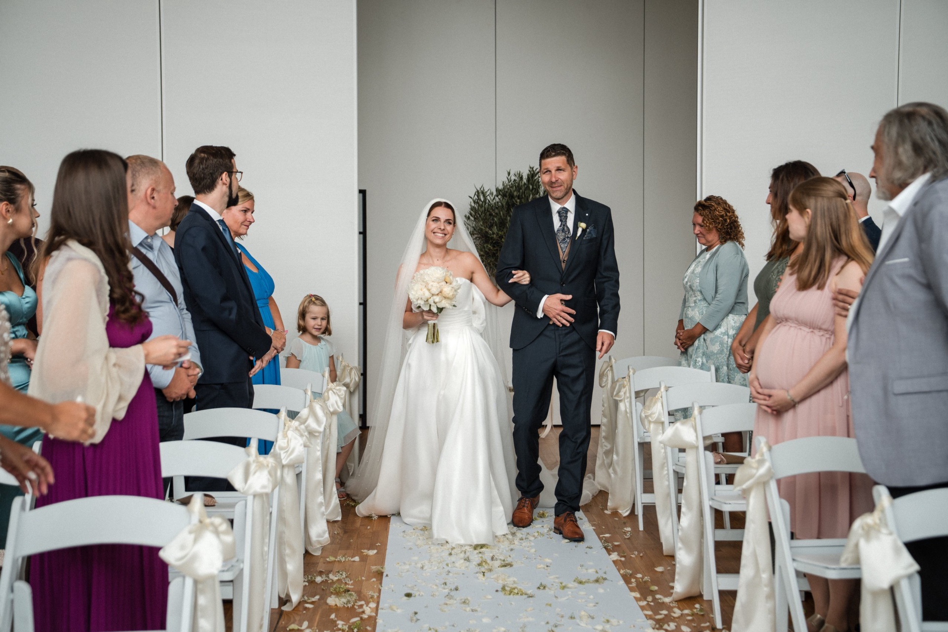 Sophia & Alexander – Hochzeit im Schloss an der Eisenstraße, Bild 17