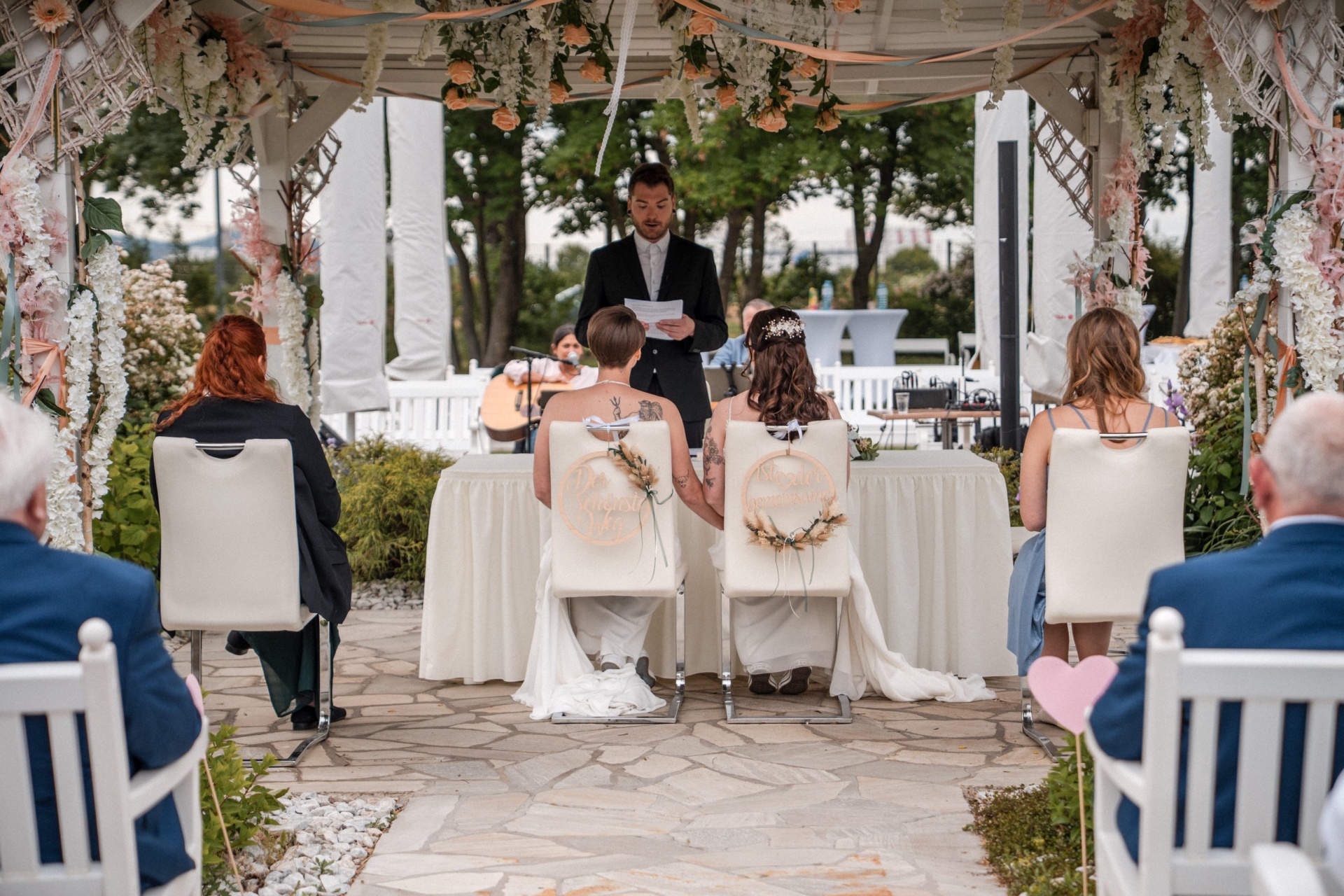 Sandra & Katharina – Hochzeit in den Blumengärten Hirschstetten, Bild 17