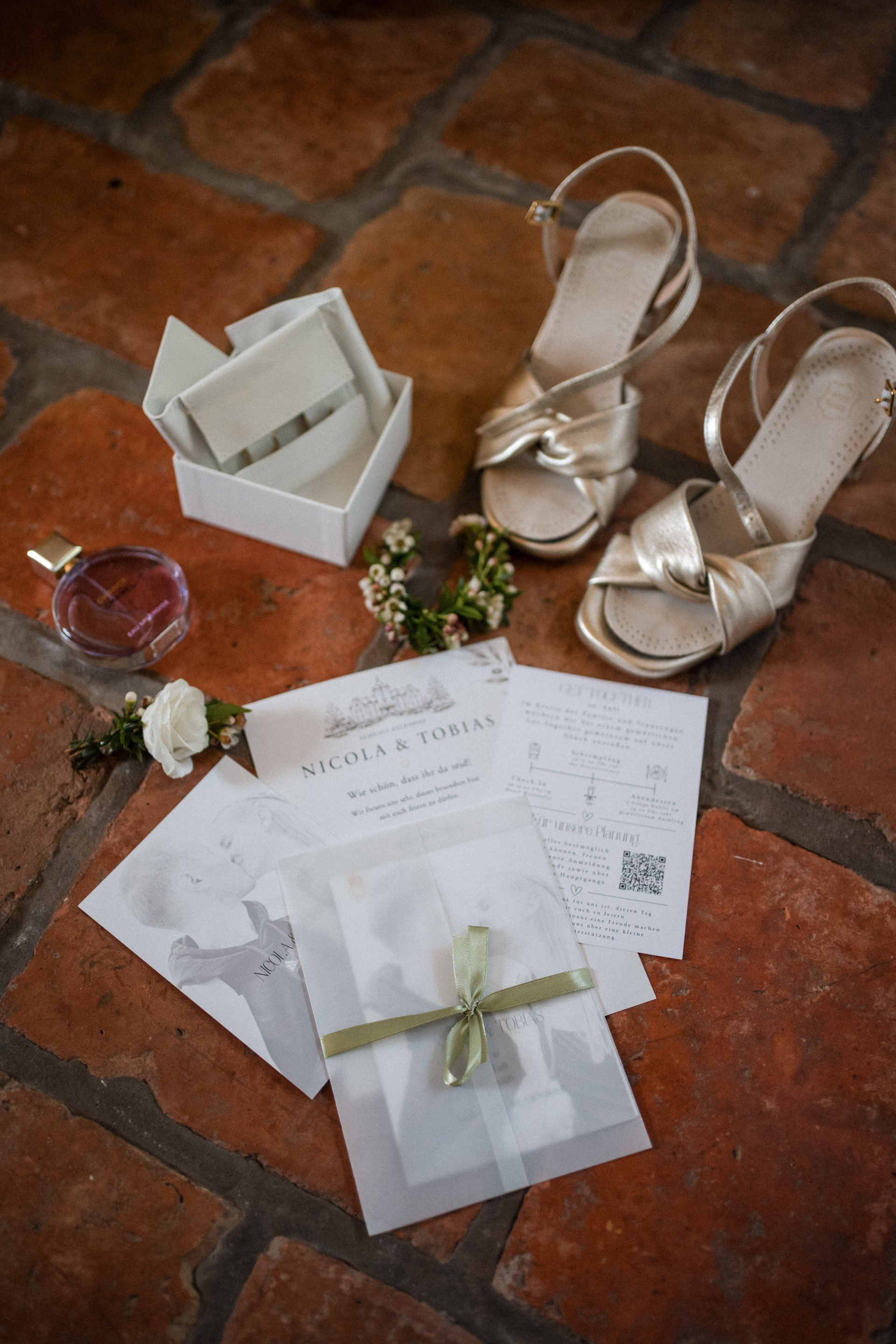 Nicola & Tobias – Hochzeit im Schloss Altenhof, Bild 2