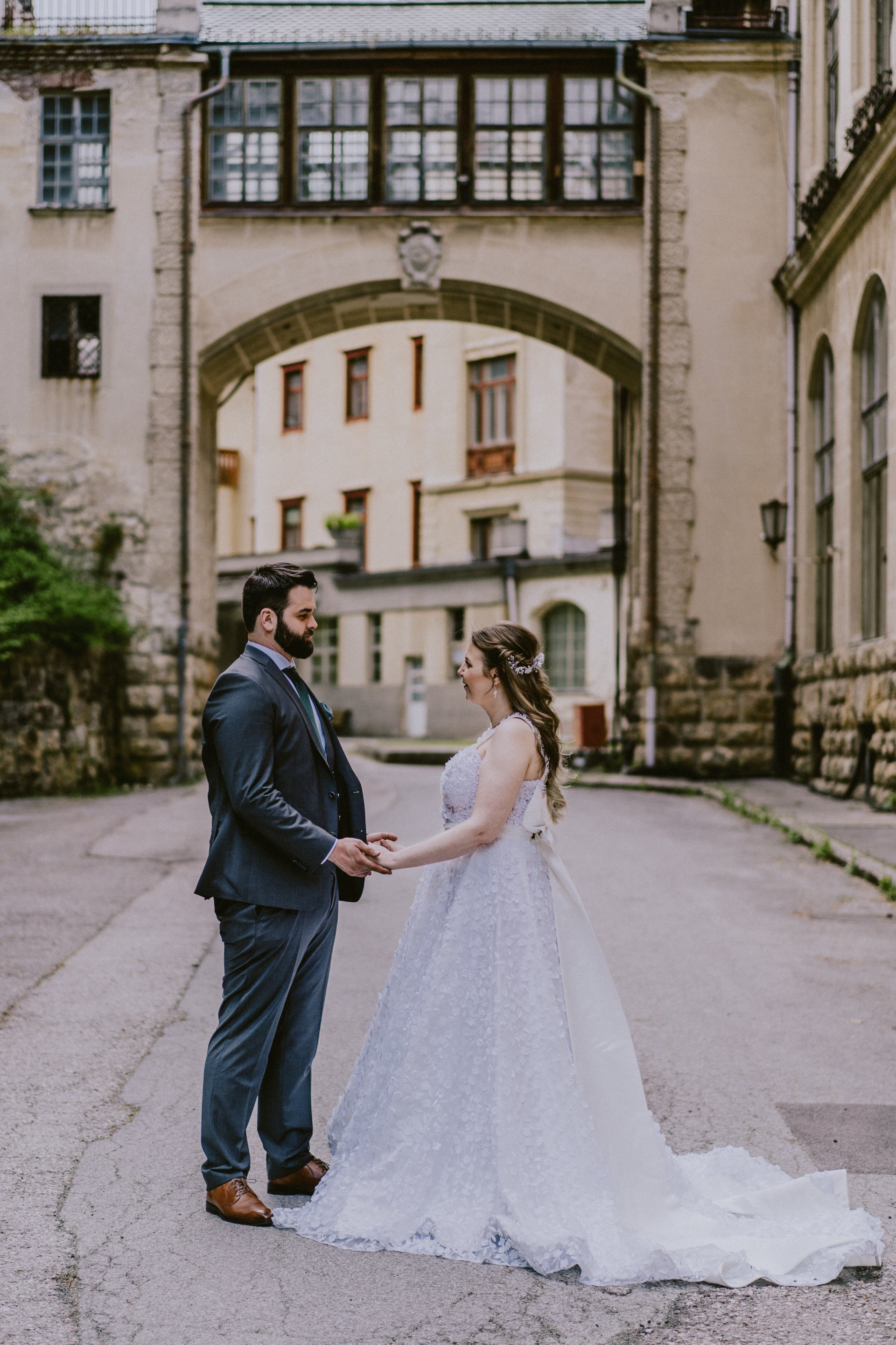 Hochzeit in der Villa Antoinette – Veronika & Albion (Niederösterreich)