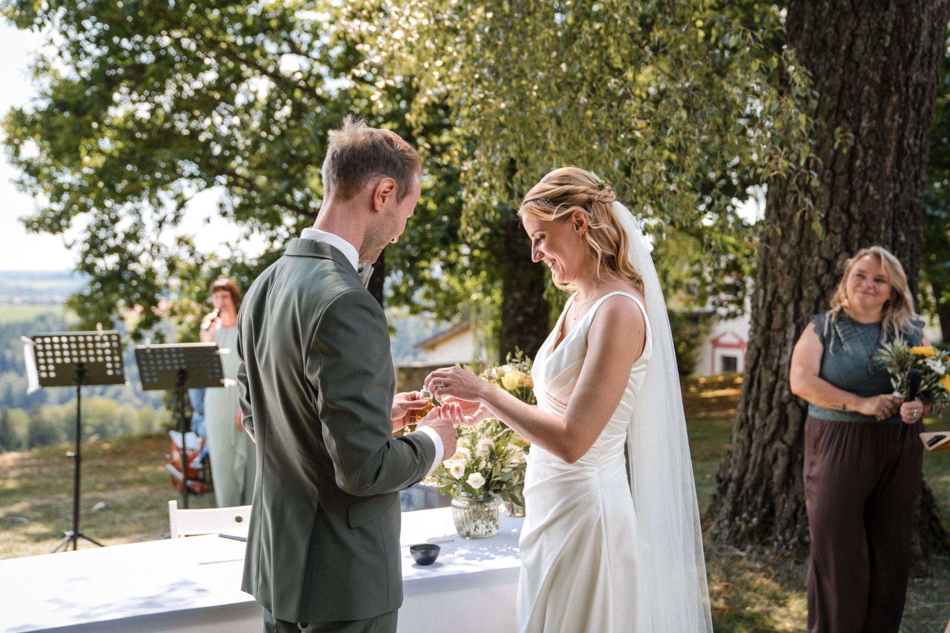 Nicola & Tobias – Hochzeit im Schloss Altenhof, Bild 36
