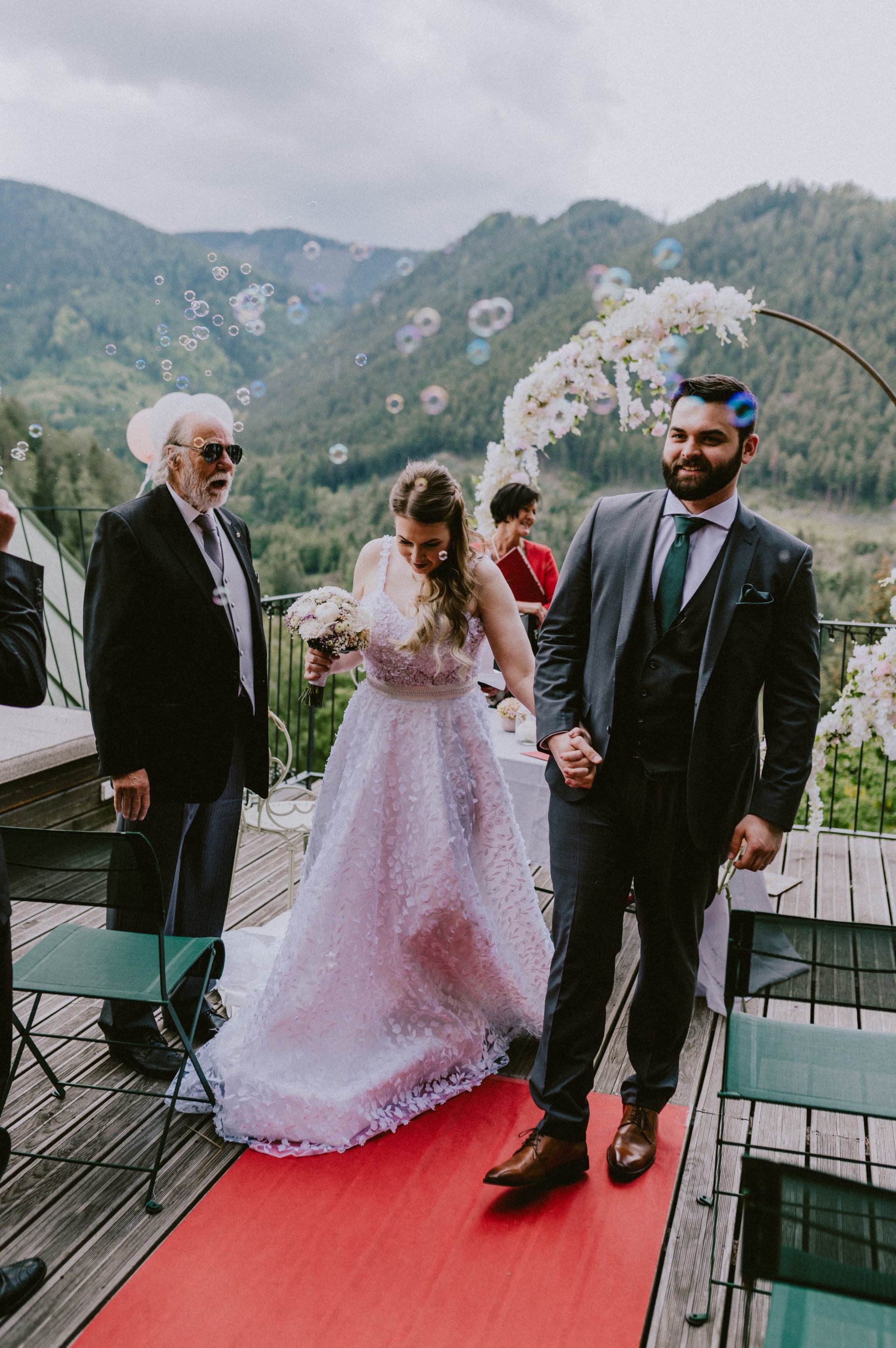 Hochzeit in der Villa Antoinette – Veronika & Albion (Niederösterreich)